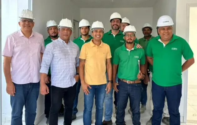 Prefeito Lucas Scaramussa vistoria obras de 400 apartamentos populares em Linhares