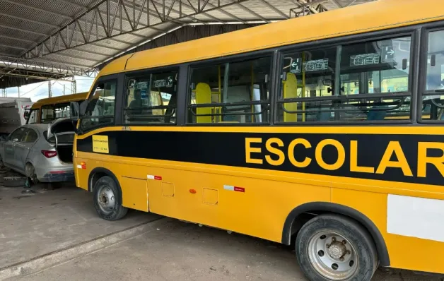 Prefeito Marcus Batista monitora manutenções dos ônibus escolares de São Mateus