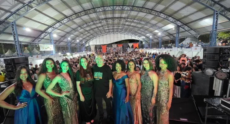 Prefeito Marcus Batista prestigia final da Rainha da Pimentas e Cafés em São Mateus