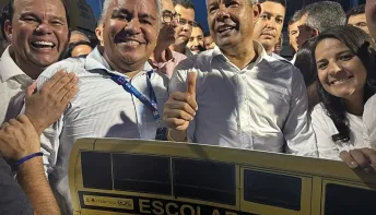 Prefeito Zico de Baiato garante novo ônibus para a educação de Alcobaça