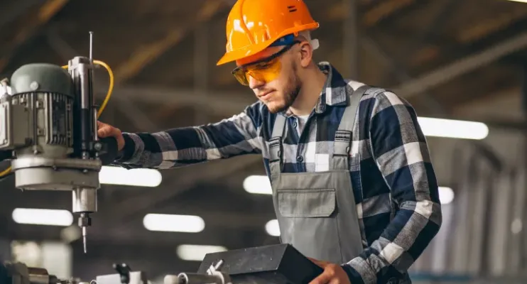 Prefeitura abre 120 vagas em cursos gratuitos de qualificação nas áreas industrial e rural em parceria com o Senai