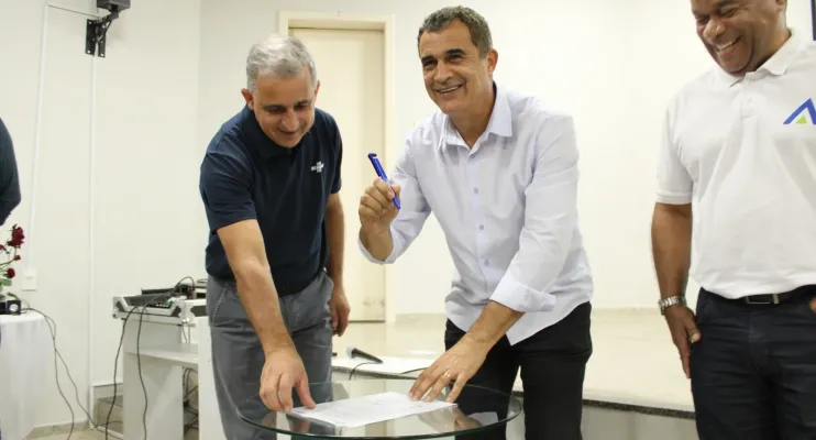 Prefeitura de Jaguaré firma parceria com Sebrae e Aderes para impulsionar negócios locais