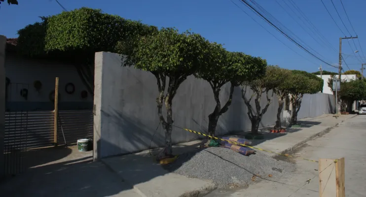  Prefeitura de Jaguaré inicia construção dos muros escolares