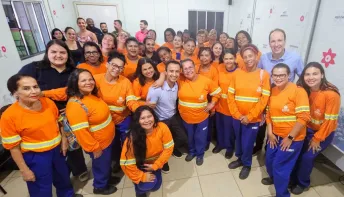 Prefeitura de Linhares homenageia mulheres da limpeza pública no Dia da Mulher