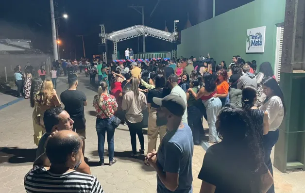 Prefeitura de Nova Viçosa entrega pavimentação da Rua Mucuri