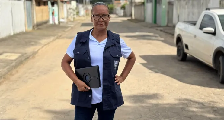 Prefeitura de Pinheiros entrega uniformes e tablets para agentes de saúde