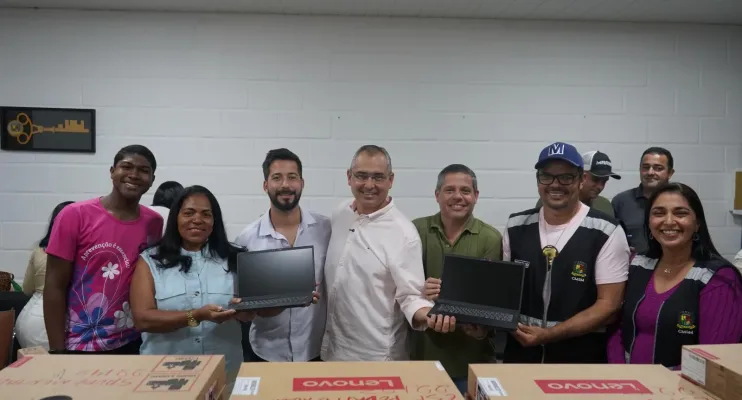 Prefeitura de São Mateus recebe notebooks como contrapartida de loteamento 