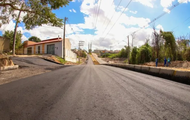 Prefeitura de Teixeira de Freitas avança com obras de urbanização em vias estratégicas