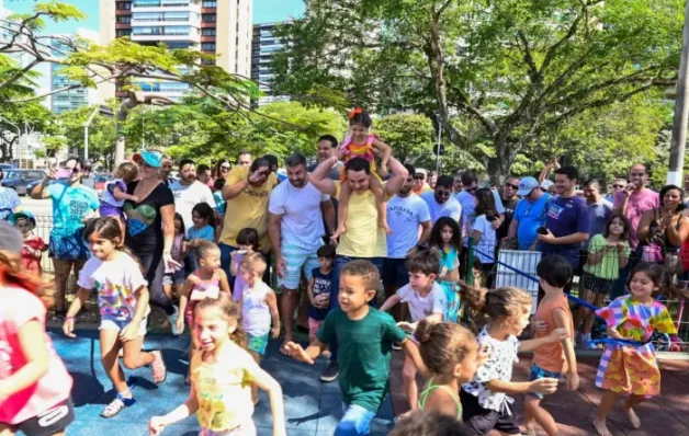 Prefeitura de Vitória inaugura Parque Kids na Praça dos Namorados com a presença do prefeito Lorenzo Pazolini