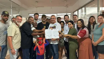 Prefeitura formaliza regularização de imóveis e reforma de UBS