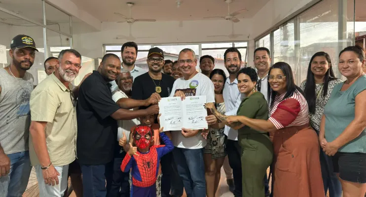 Prefeitura formaliza regularização de imóveis e reforma de UBS