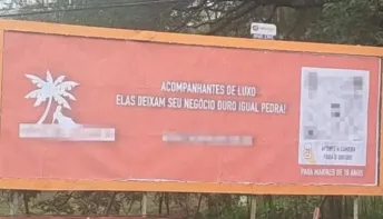 Prefeitura no ES manda retirar outdoor que anunciava site de garotas de programa de luxo