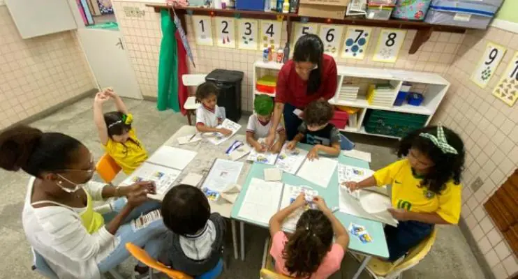 Prefeitura nomeia mais 179 profissionais para atuar na rede de ensino da capital