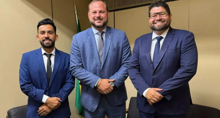 Presidente da Câmara de Linhares garante recursos em Brasília para obras na cidade