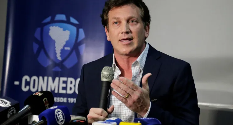 Presidente da Conmebol anuncia casas nas redes e seguidores brincam: 'Não tá fácil pra ninguém'