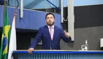 Preso pela PF, vereador Armandinho Fontoura é levado para CDP de Viana