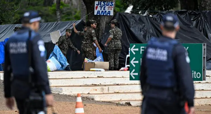 Presos no QG do Exército chegam a 1.200; 204 foram detidos domingo