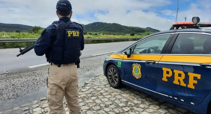 PRF inicia Operação Carnaval 2025 com fiscalização intensa nas estradas do ES
