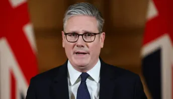 Primeiro-ministro do Reino Unido, Keir Starmer anuncia demissão