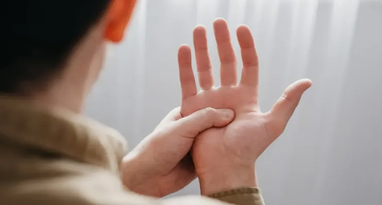 Primeiros sinais que indicam que uma pessoa está com Doença de Parkinson
