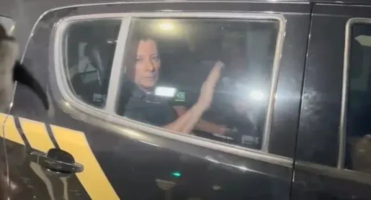 Prisão do deputado  no ES, é por cita live e 'deboche' com tornozeleira