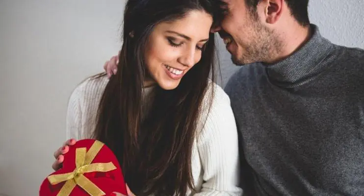 Procon-ES dá dicas para quem vai comprar o presente do Dia dos Namorados