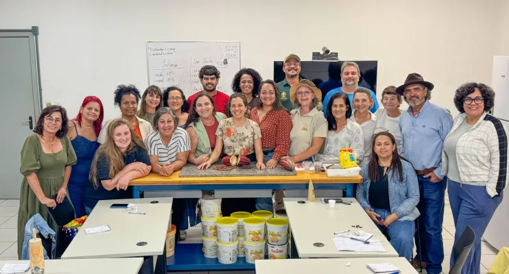 Produtores rurais participam de curso sobre produção de chocolate de amêndoas beneficiadas do cacau