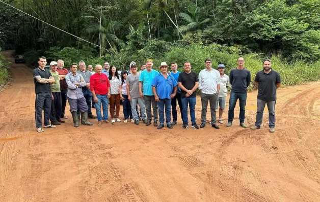 Produtores rurais se reúnem com Denninho e garantem calçamento de estradas em Domingos Martins