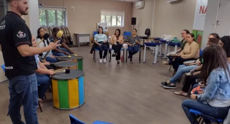 Professores de arte da rede municipal fazem formação de música no Ifes