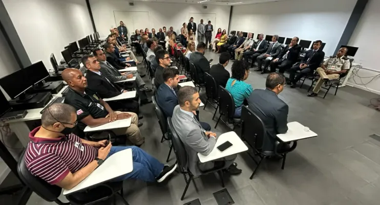 Profissionais da segurança pública na Bahia recebem capacitação em IA e oratória