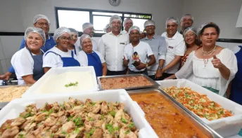 Programa "Comida no Prato" é lançado na Bahia para distribuir 2,2 milhões de refeições