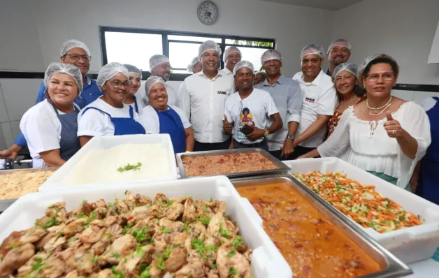 Programa "Comida no Prato" é lançado na Bahia para distribuir 2,2 milhões de refeições