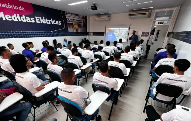 Programa abre inscrições para jovens e adultos concluírem estudos e se qualificarem profissionalmente em Camaçari