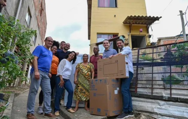 Programa Casa Feliz e Segura: famílias de Conquista recebem eletrodomésticos