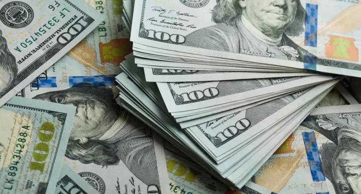 Projeções mostram dólar de volta à casa do R$ 5 em 2024