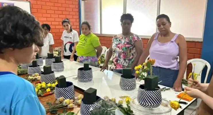 Projeto Ao Som das Flores qualifica pessoas atendidas pela APAE de Cachoeiro de Itapemirim