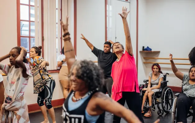 Projeto de danças urbanas ganha as ruas da Grande Vitória em formato de flash mob