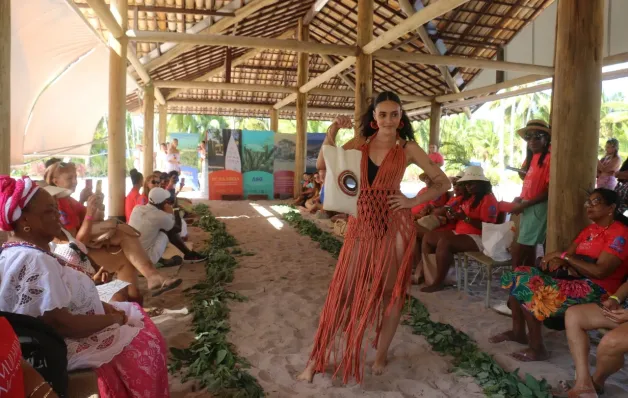 Projeto Empreender Feminino encerra ciclo com desfile inspirado na força das mulheres da Ilha
