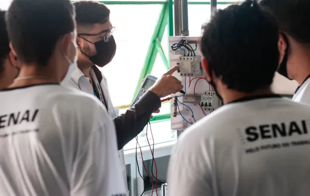 Qualificação profissional gratuita chega a Linhares com 640 vagas no Senai