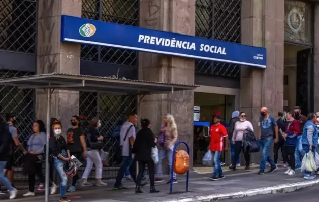 Queda da fila do INSS acelera nos últimos meses; benefícios negados sobem e chegam a quase 1 milhão em junho