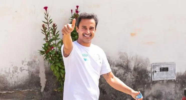 Deputado eleito no ES em 2022, foi vendedor e ajudante de pintura na Europa