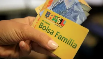 Quem ganha 1 salário mínimo recebe o Bolsa Família? Veja o que diz a lei