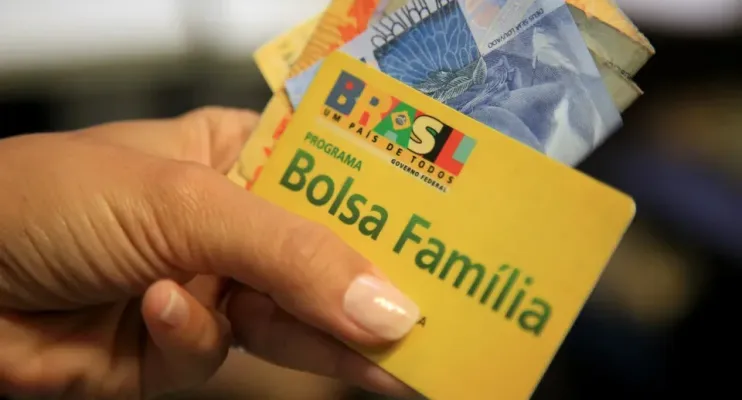 Quem ganha 1 salário mínimo recebe o Bolsa Família? Veja o que diz a lei