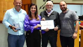 Raquel Lessa homenageia membros da cadeia produtiva do café