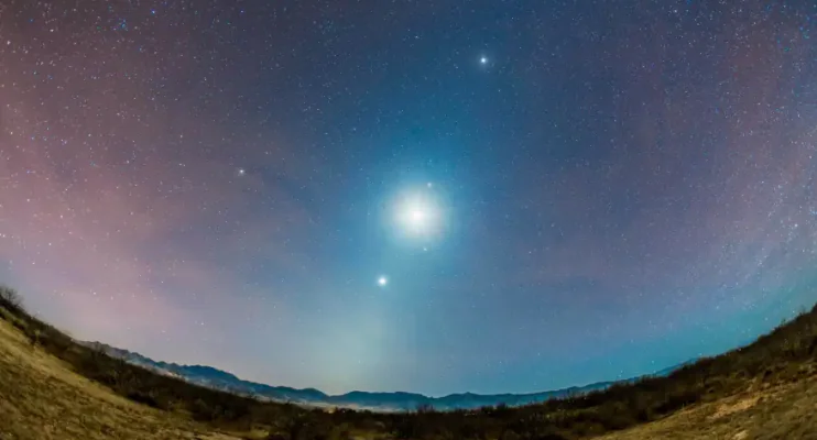 Rara conjunção entre cinco planetas acontecerá no céu durante o mês de junho