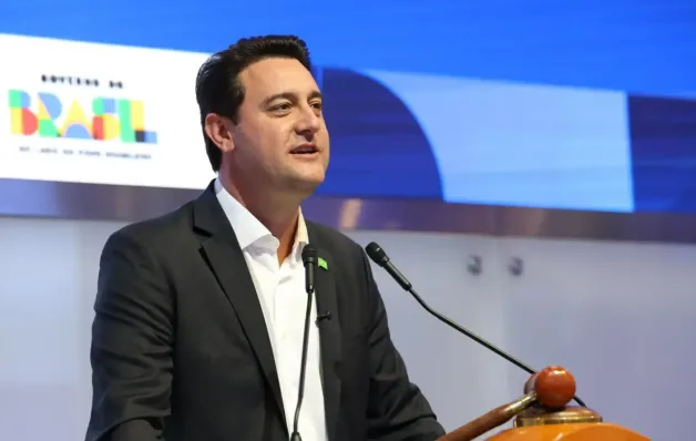 Ratinho Junior deixa pré-candidatura à Presidência