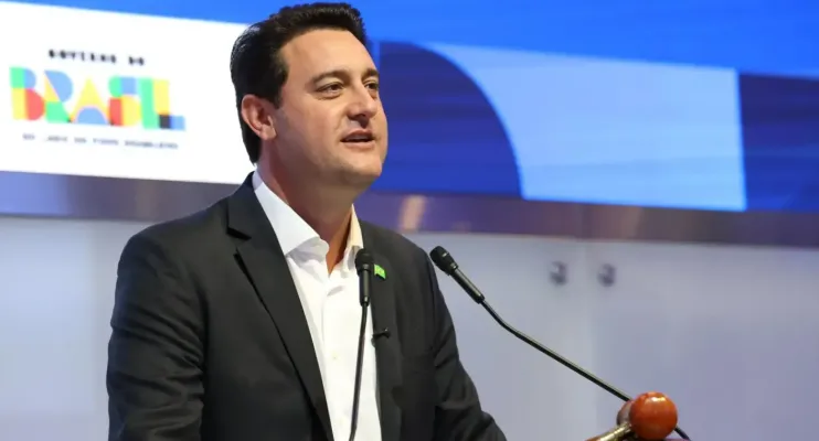 Ratinho Junior deixa pré-candidatura à Presidência
