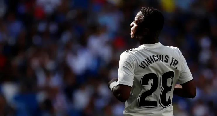 Real faz queixa formal ao MP espanhol após ataques racistas a Vini Jr