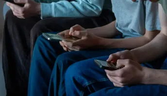 Reino Unido vai anunciar proibição do uso de redes sociais para menores