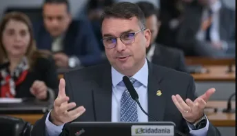 Relator da 'PEC das Praias', Flávio Bolsonaro já admite ajustes em trechos após controvérsias